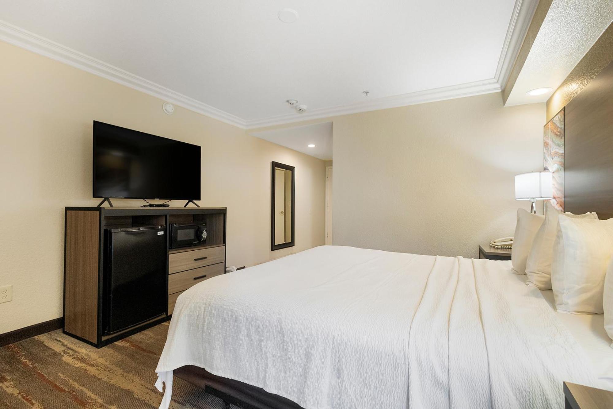 Best Western Plus Wine Country Inn & Suites Santa Rosa Exterior photo